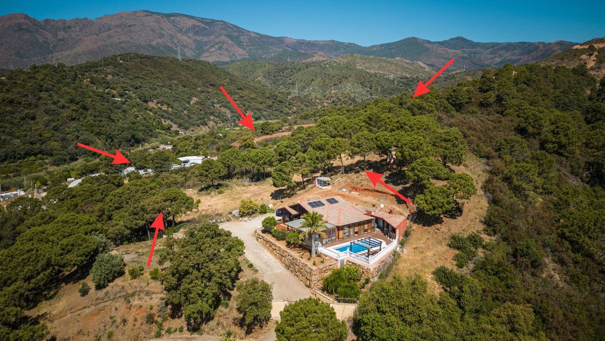 Land in Estepona في Estepona, 