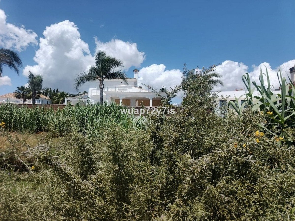 Residential Plot in Estepona في Estepona, قطعة أرض سكنية