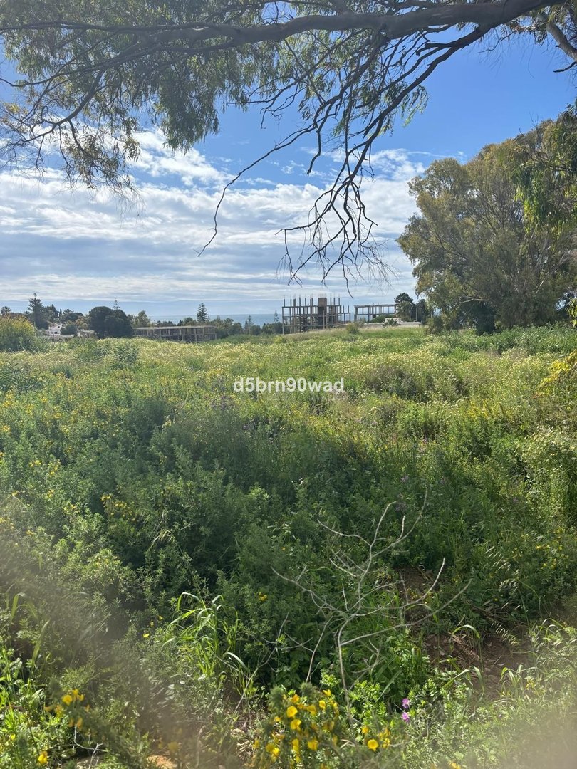 Residential Plot in Estepona in Estepona, Residentieel Perceel