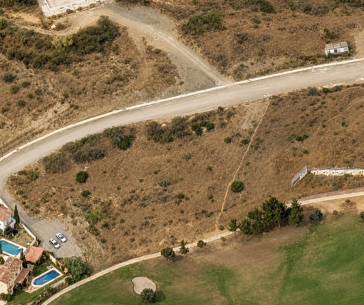 Residential Plot in Estepona في Estepona, قطعة أرض سكنية