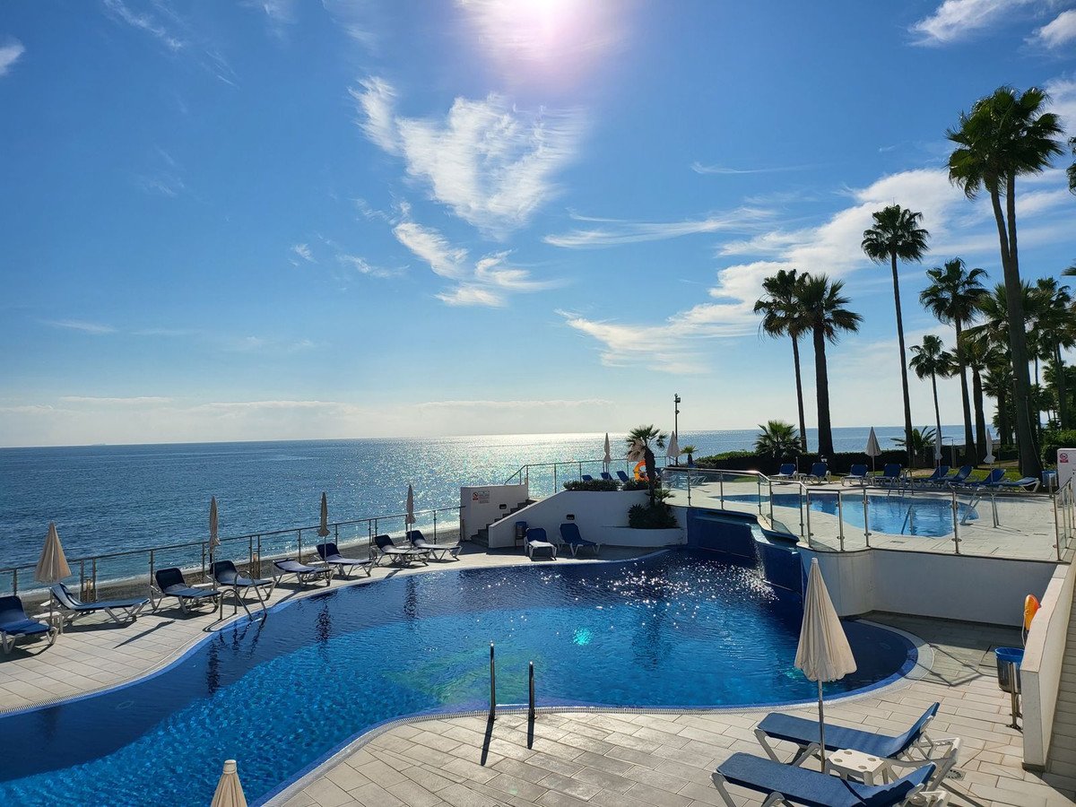 3 Bed بيت مدينة in Estepona في Estepona, تاون هاوس