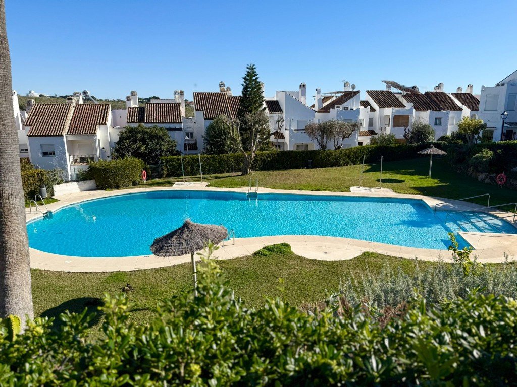 3 Bed Radhus in Estepona i Estepona, 