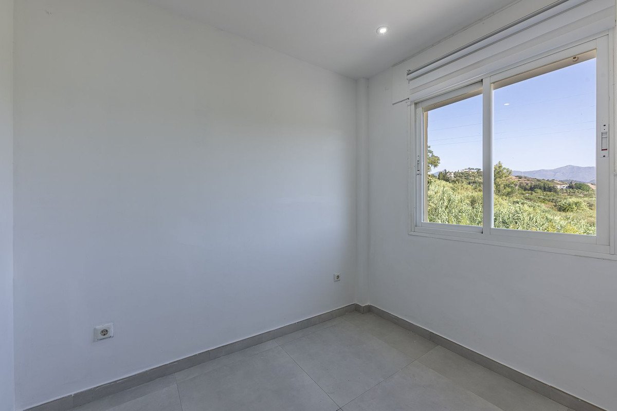 3 Bed Rijtjeshuis in Estepona in Estepona, Rijtjeshuis