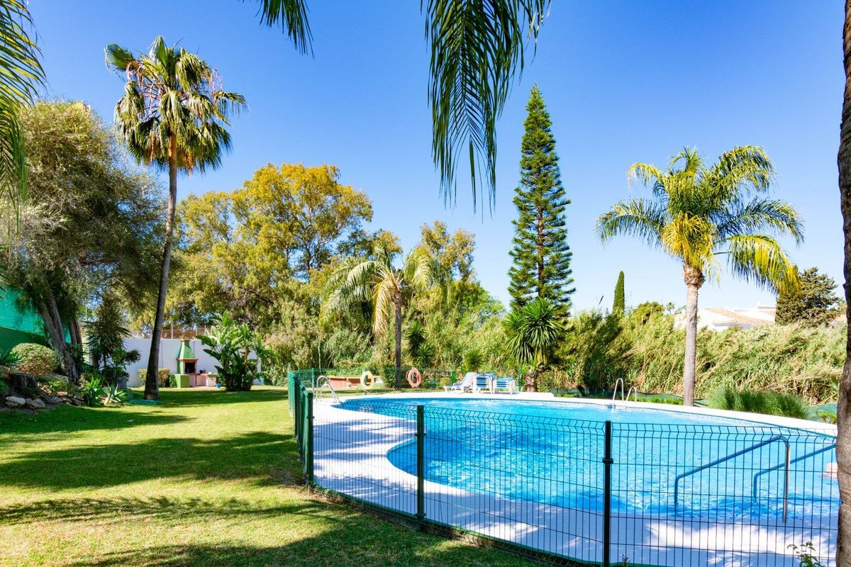 3 Bed بيت مدينة in Estepona في Estepona, 