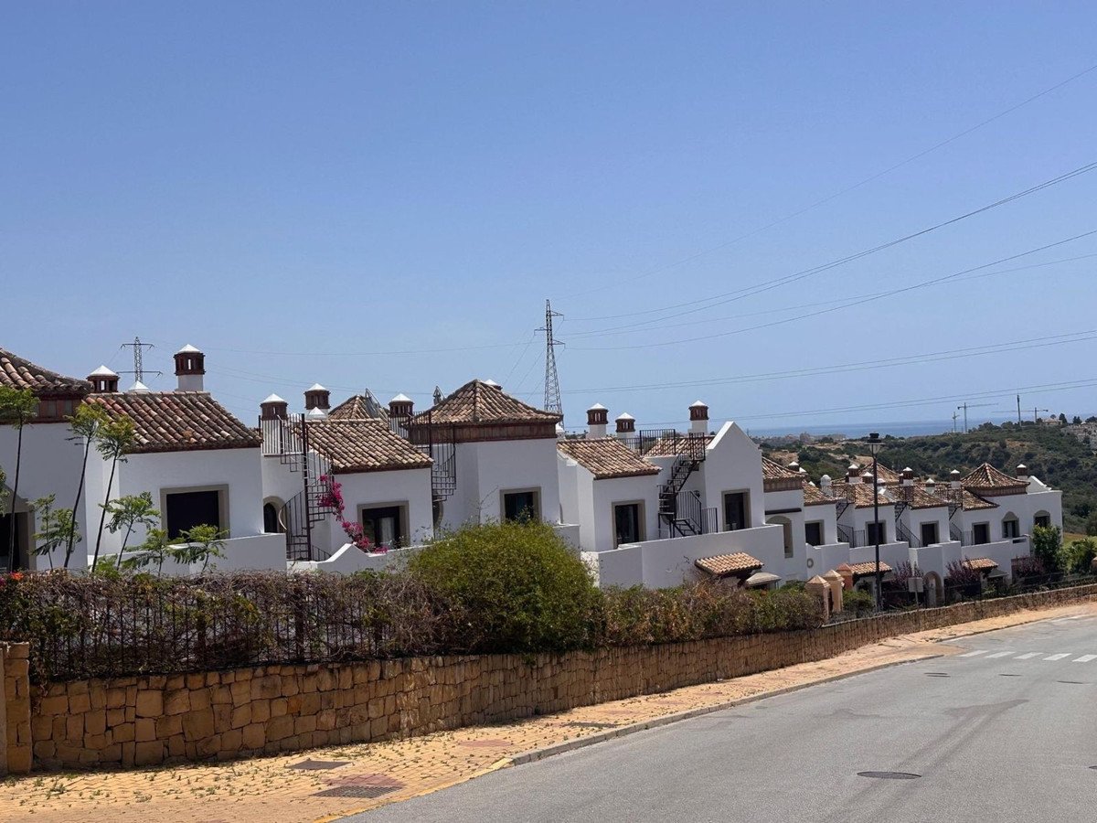3 Bed بيت مدينة in Estepona في Estepona, تاون هاوس
