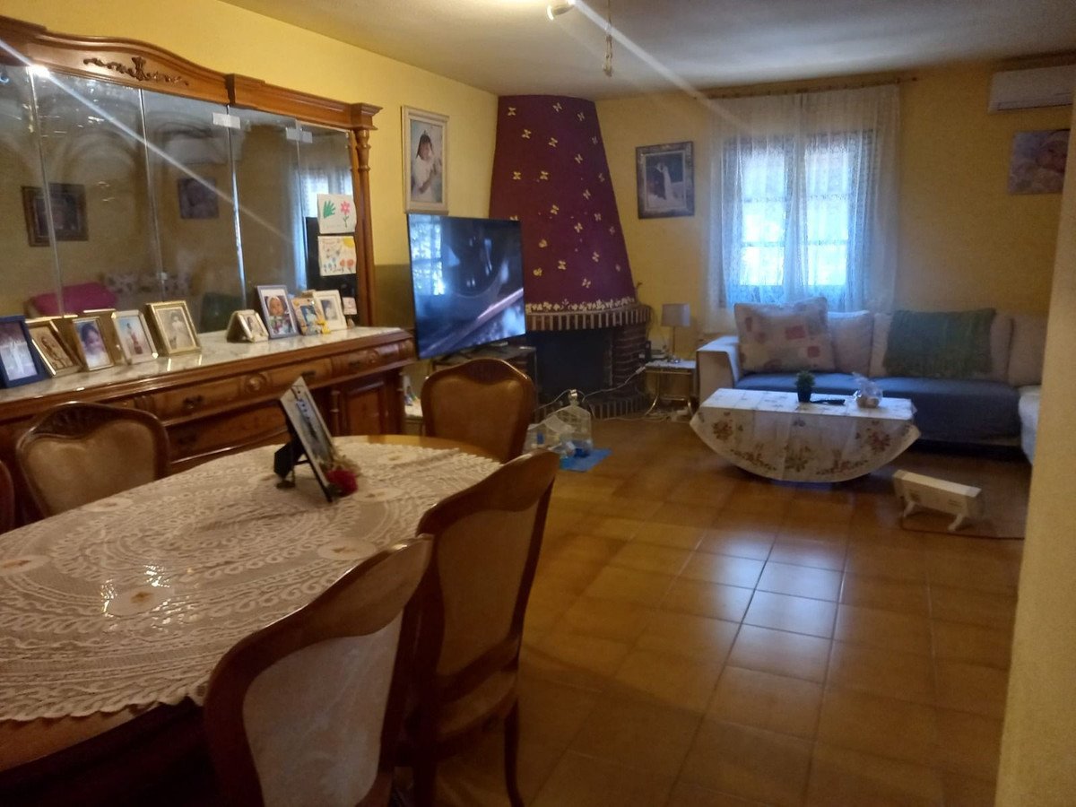 4 Bed Rækkehus in Estepona