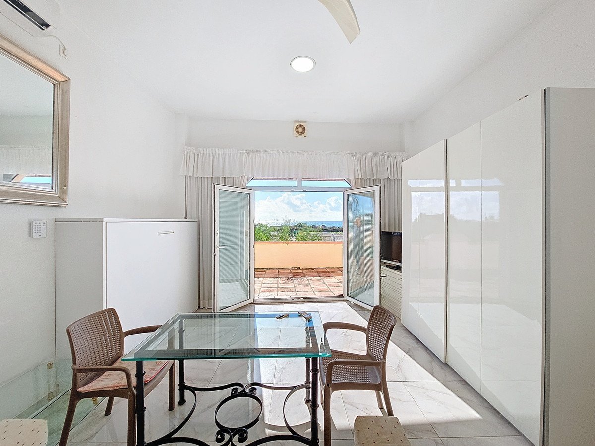 5 Bed Radhus in Estepona i Estepona, 