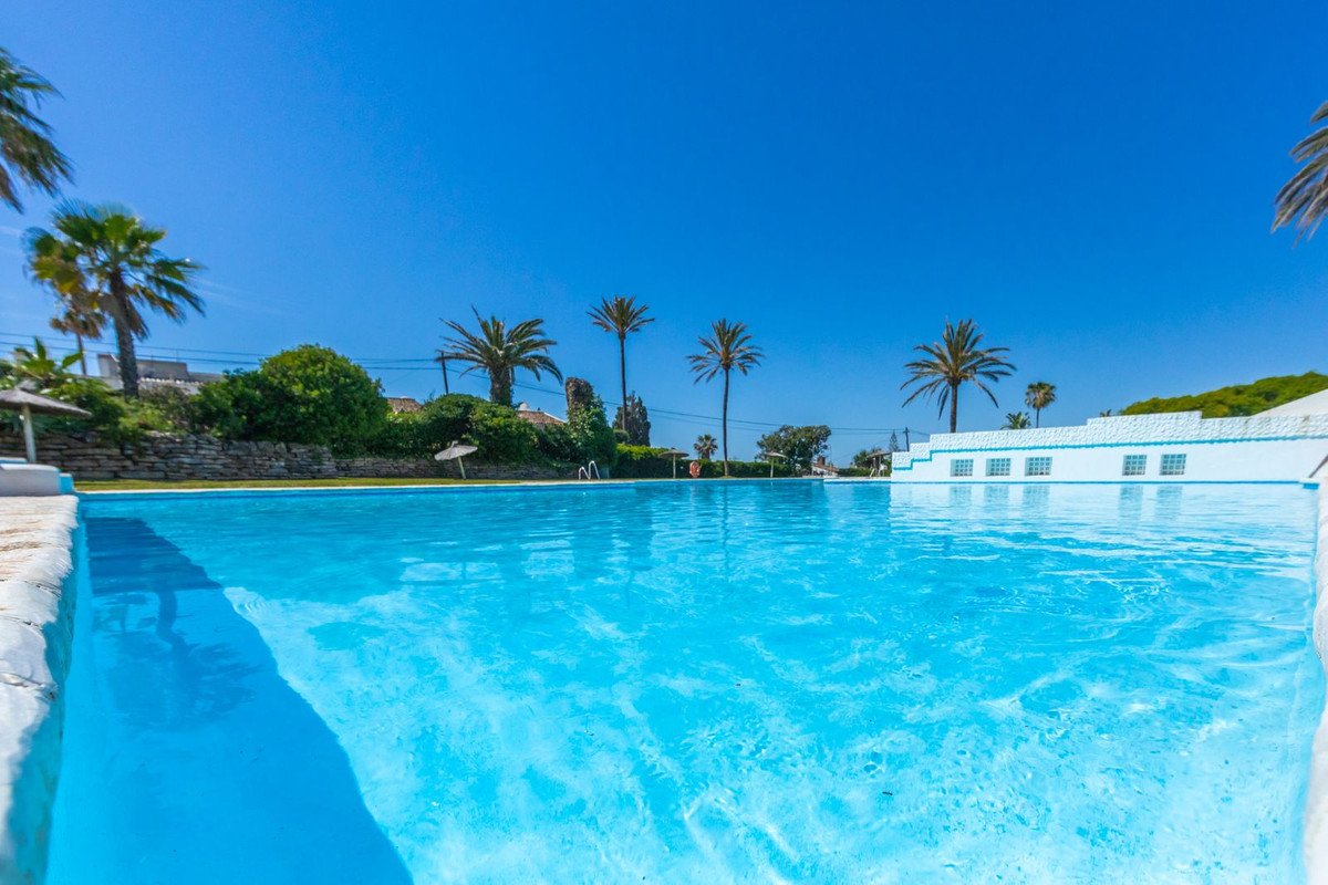 3 Bed Fristående villa in Estepona i Estepona, 