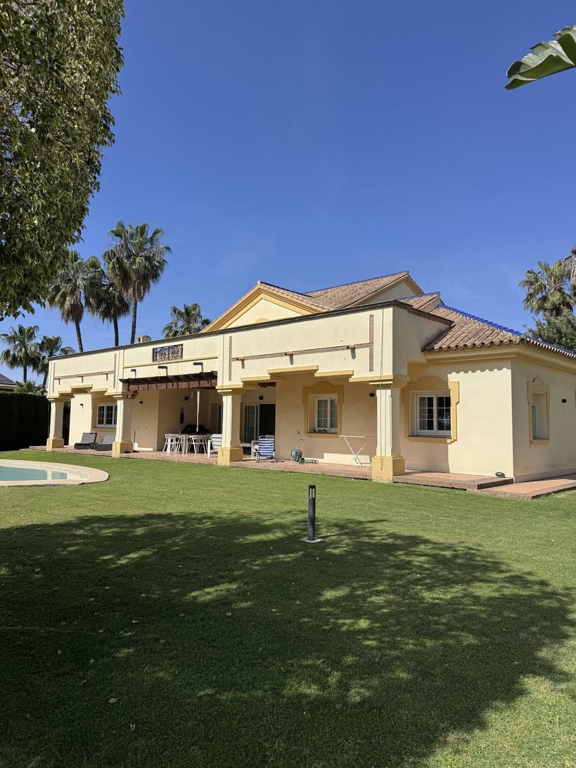 3 Bed فيلا مستقلة in Estepona في Estepona, 