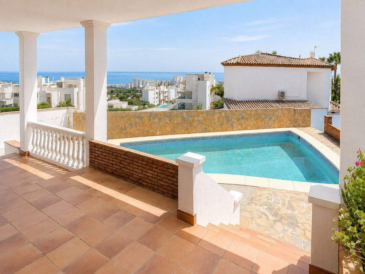 3 Bed Detached Villa in Estepona in Estepona, Detached Villa