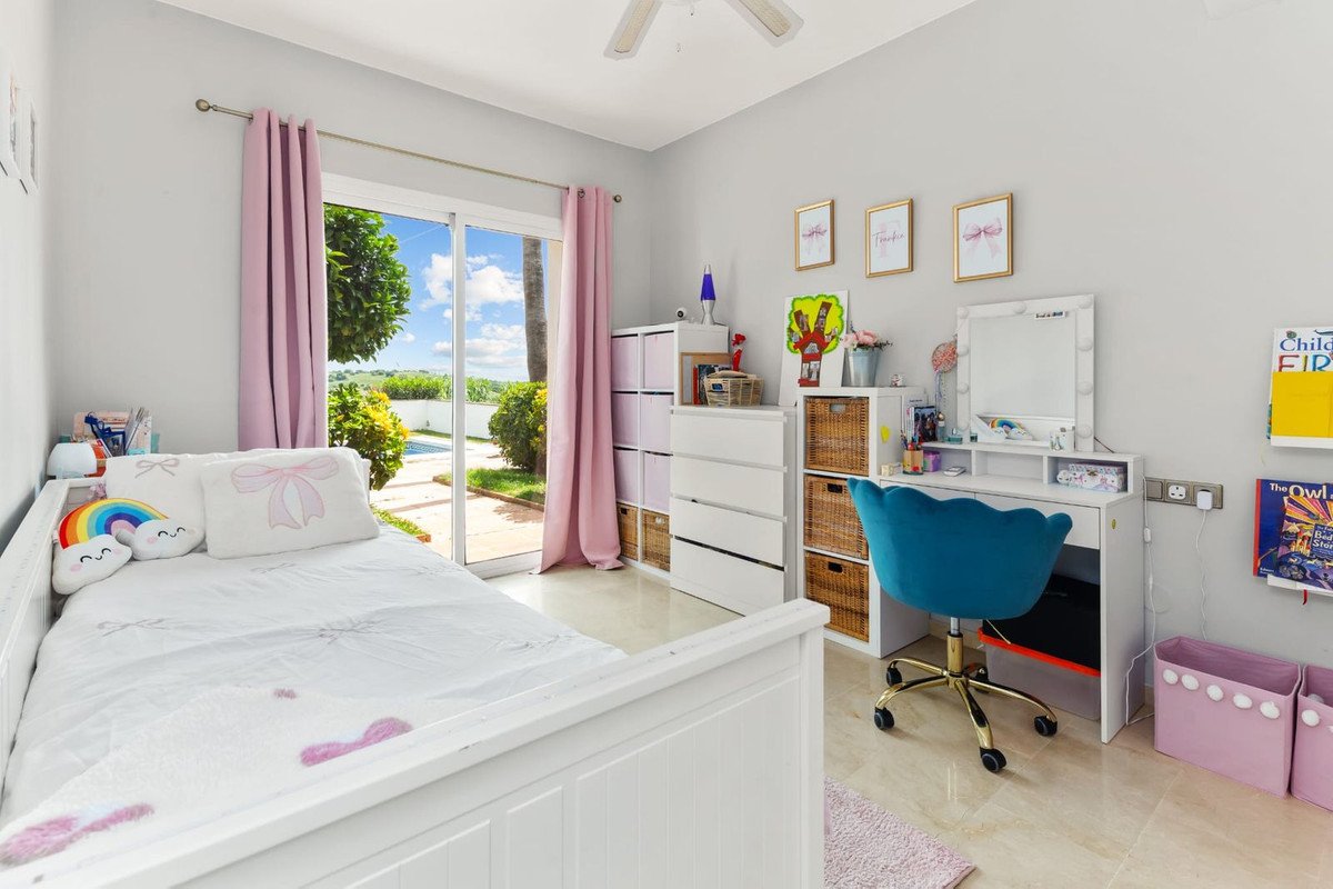 3 Bed Fristående villa in Estepona i Estepona, Fristående villa