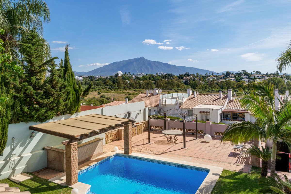 3 Bed Vrijstaande Villa in Estepona in Estepona, Vrijstaande Villa