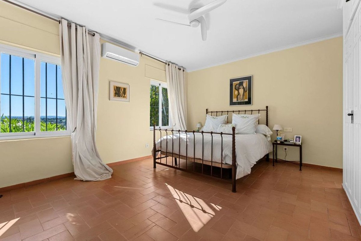 4 Bed Fristående villa in Estepona i Estepona, 