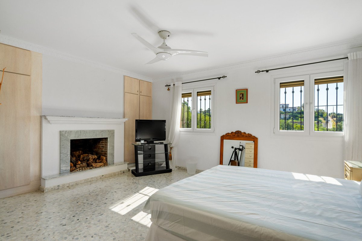 4 Bed فيلا مستقلة in Estepona في Estepona, فيلا منفصلة