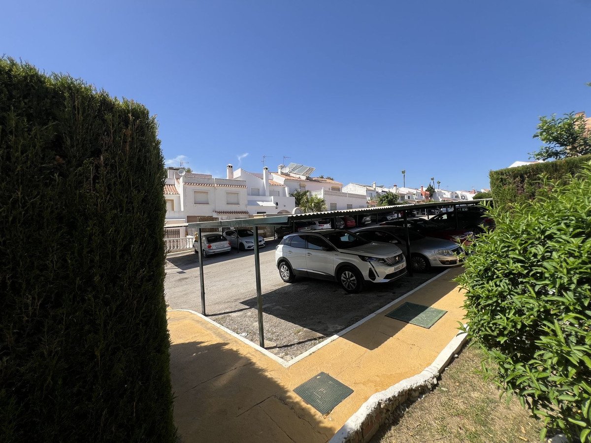 4 Bed Parhus in Estepona i Estepona, 