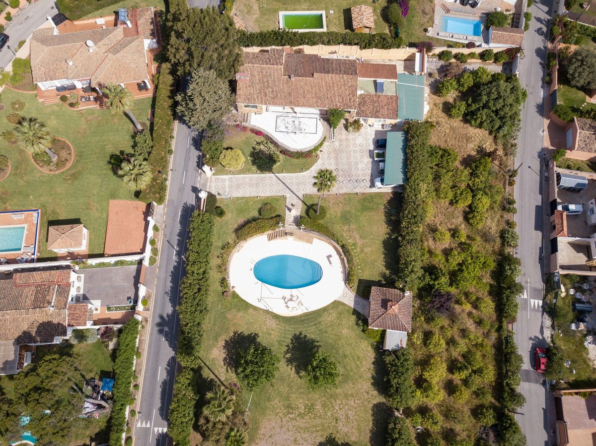 5 Bed Fristående villa in Estepona i Estepona, 