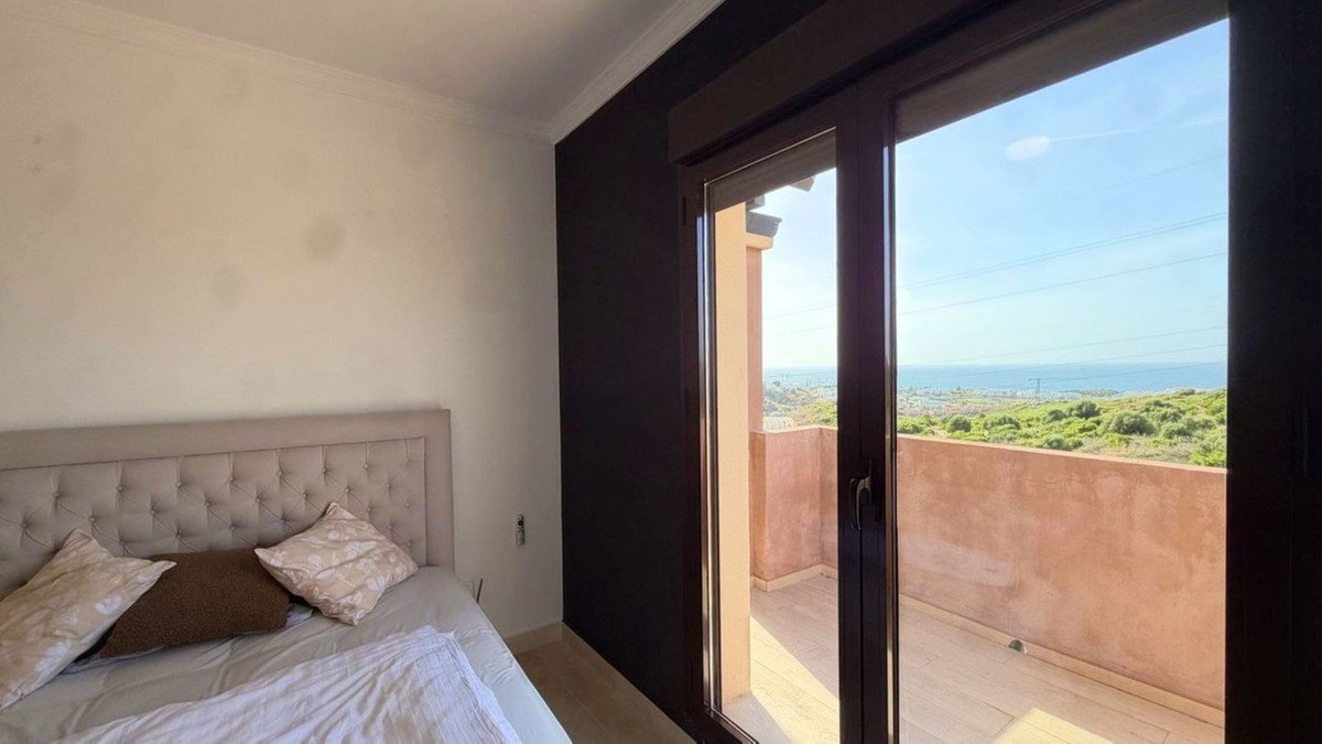 5 Bed Parhus in Estepona i Estepona, Tvåplanslägenhet
