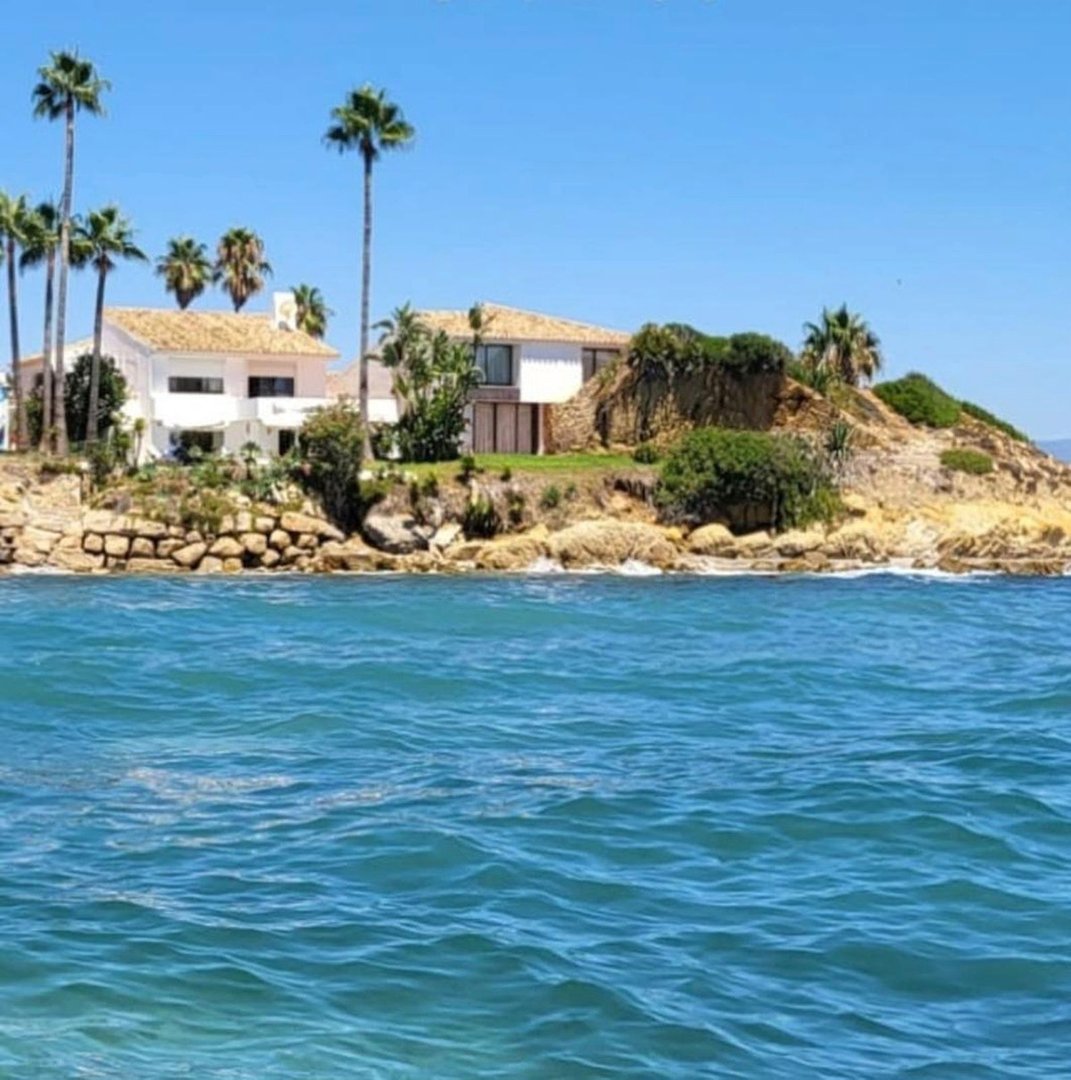 6 Bed Vrijstaande Villa in Estepona in Estepona, Vrijstaande Villa