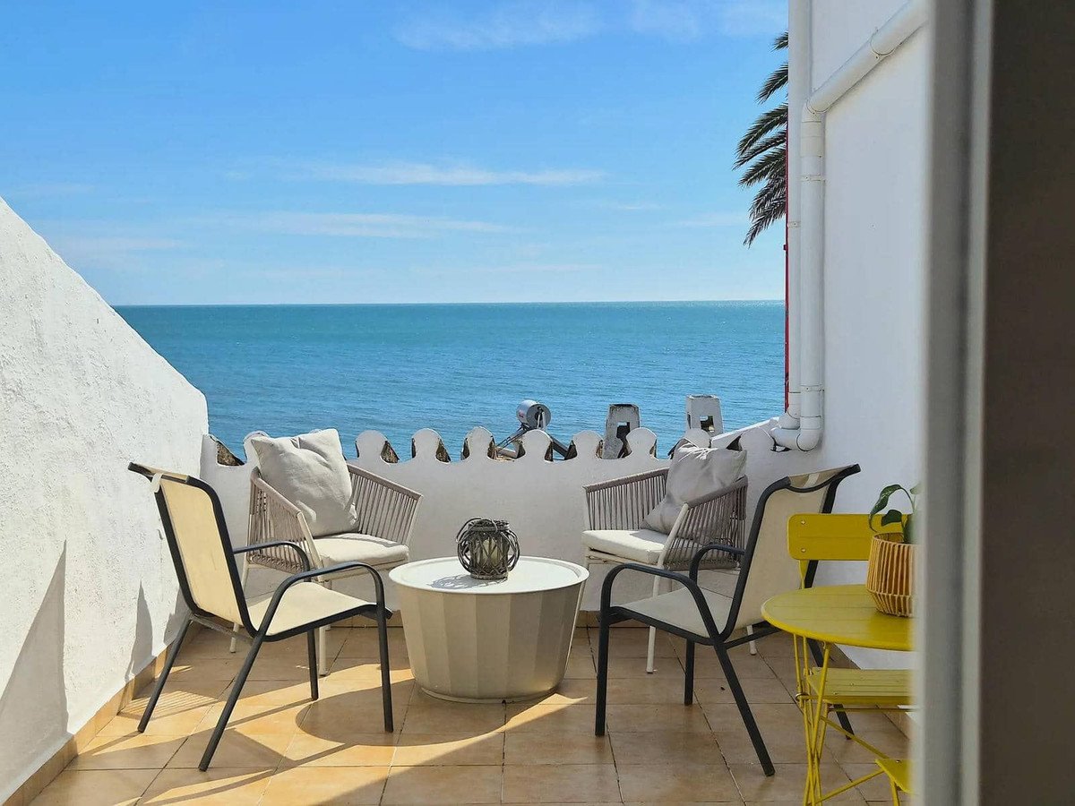 1 Bed Appartement dernier étage in Estepona à Estepona, Appartement