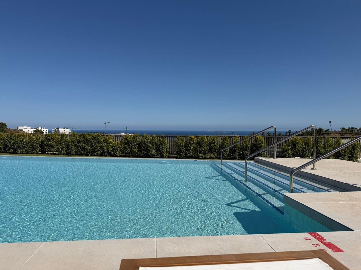 2 Bed Tussenverdieping Appartement in Estepona in Estepona, Appartement