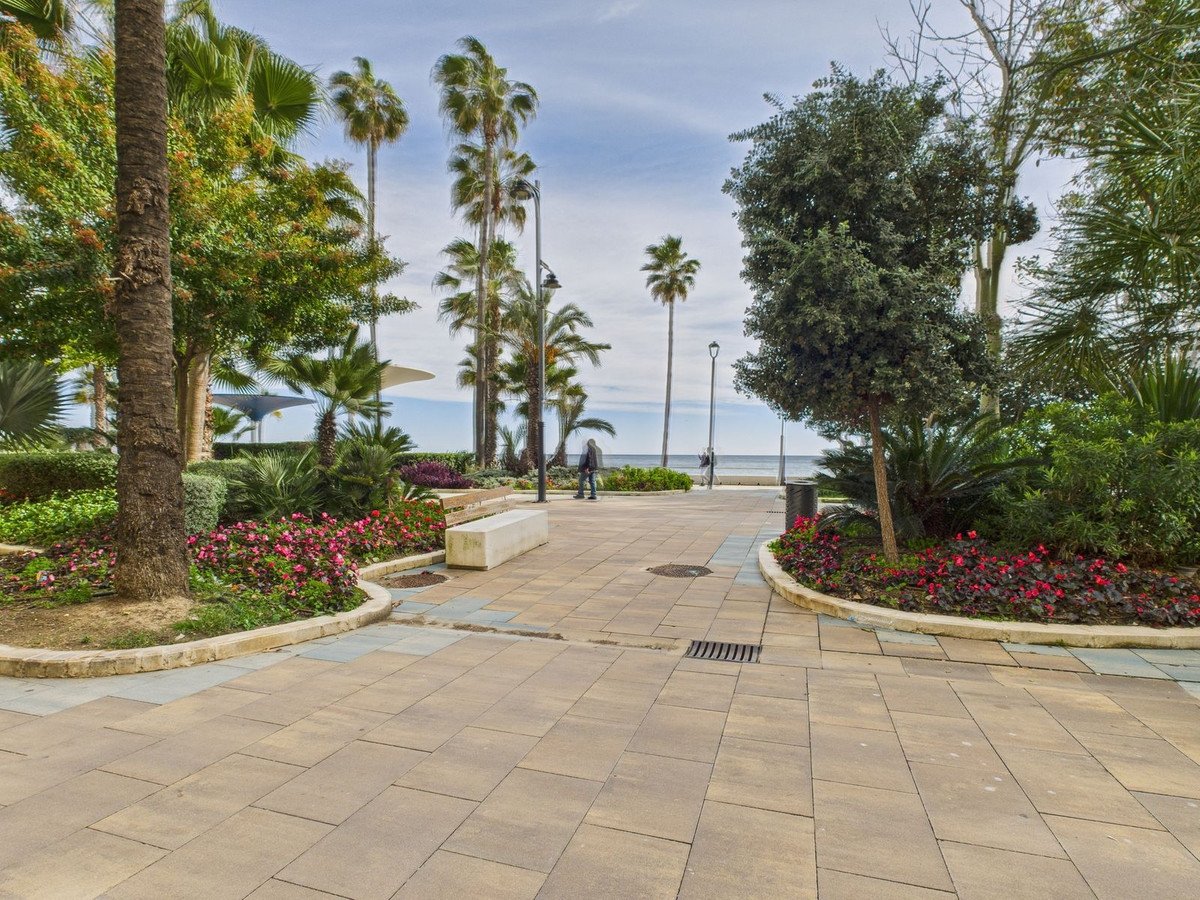 2 Bed Tussenverdieping Appartement in Estepona in Estepona, Appartement