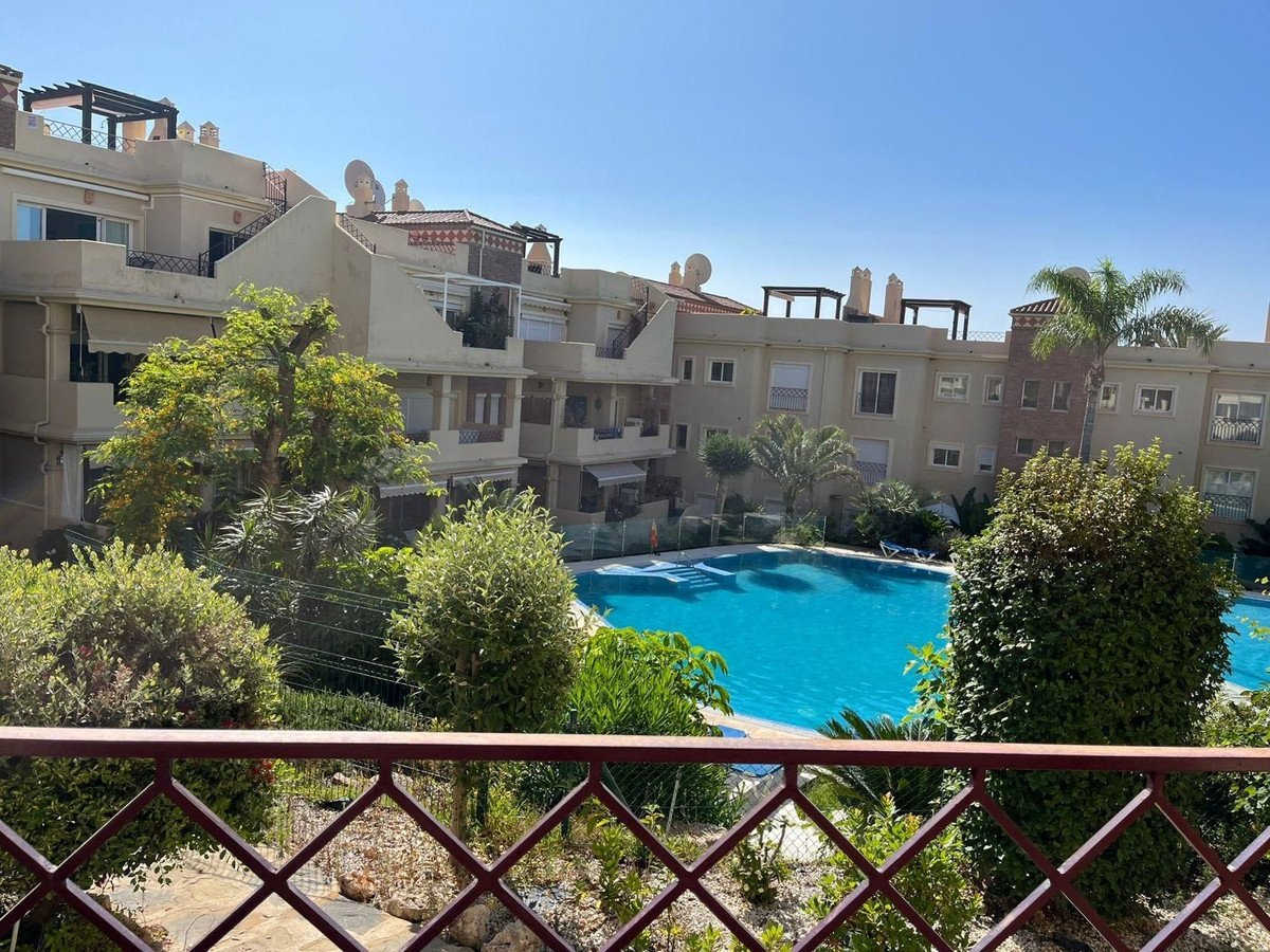 2 Bed Tussenverdieping Appartement in Estepona in Estepona, Appartement