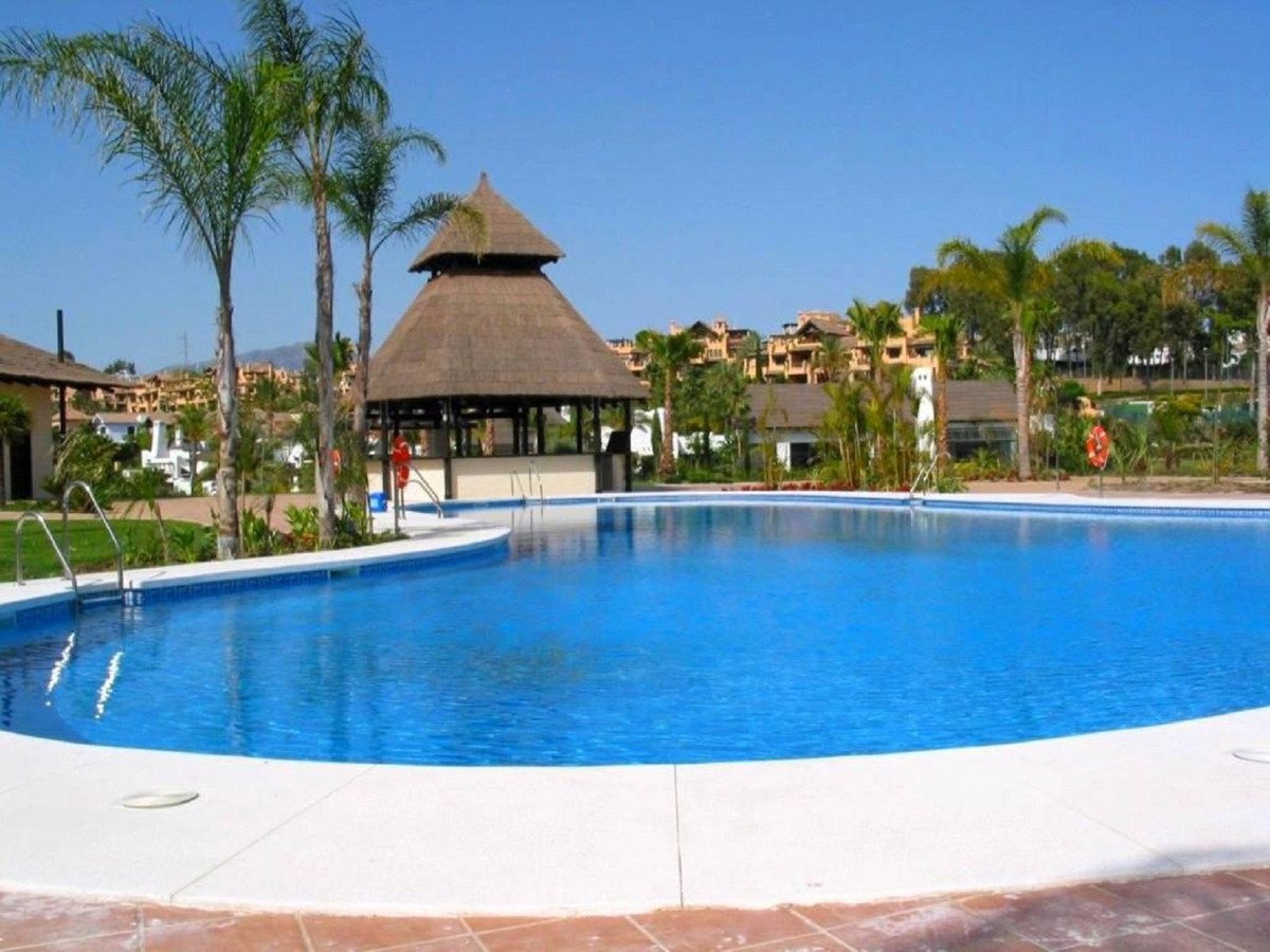 2 Bed Tussenverdieping Appartement in Estepona in Estepona, Appartement