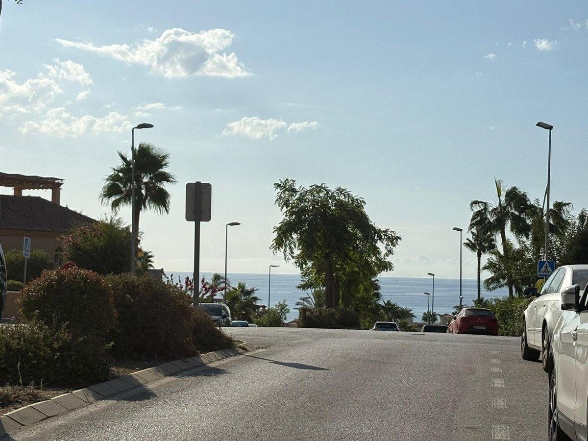 2 Bed شقة في الطابق الأوسط in Estepona في Estepona, شقة