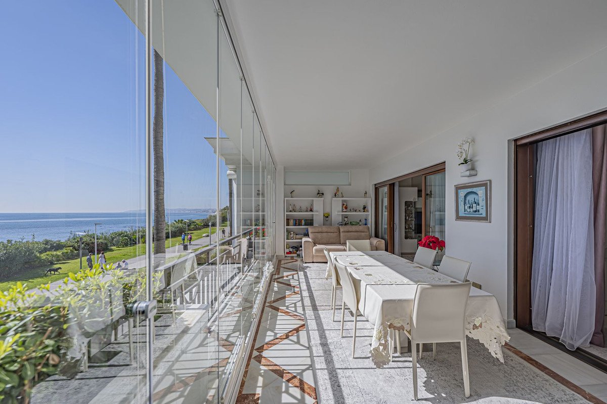  في Estepona, شقة