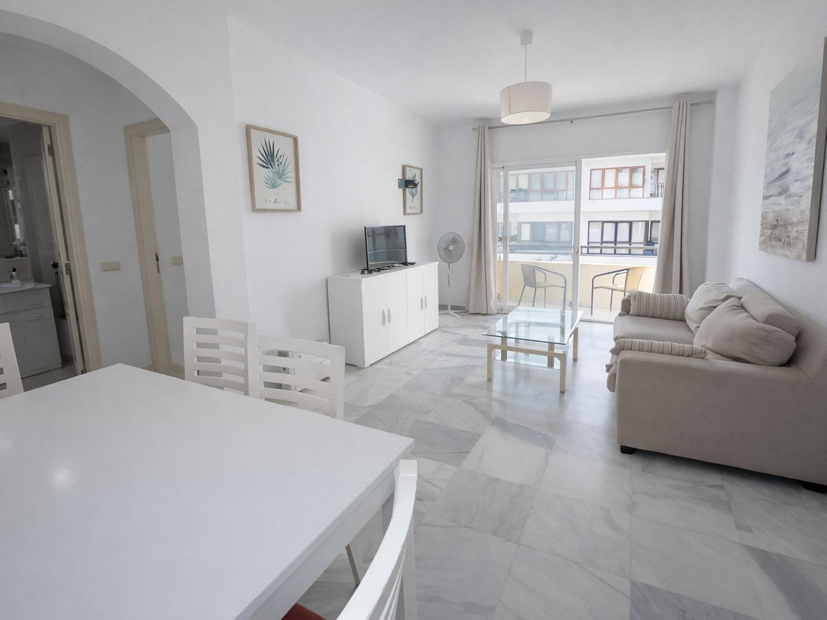 2 Bed شقة في الطابق العلوي in Estepona في Estepona, شقة