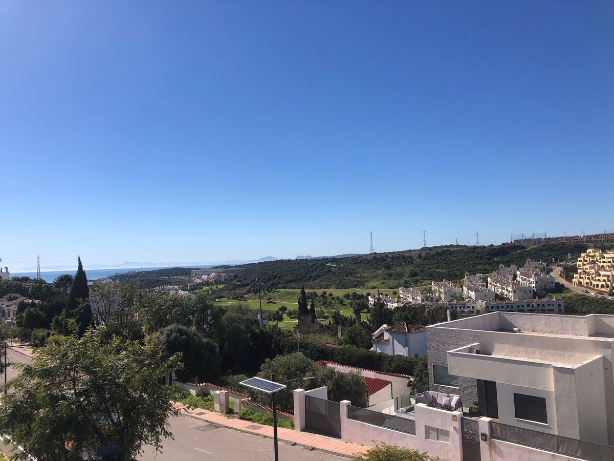 2 Bed Tussenverdieping Appartement in Estepona in Estepona, Appartement