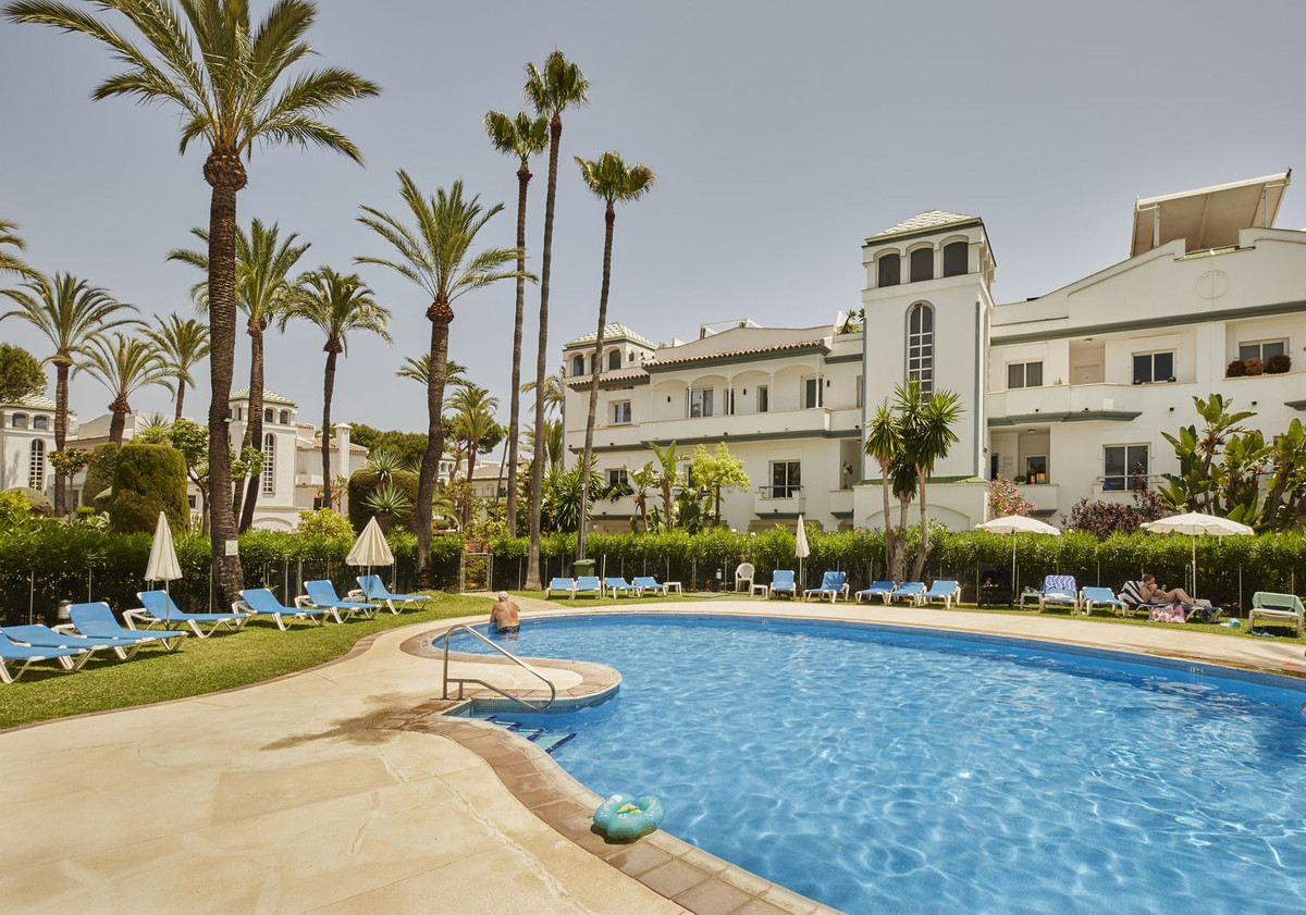 2 Bed Tussenverdieping Appartement in Estepona in Estepona, Appartement