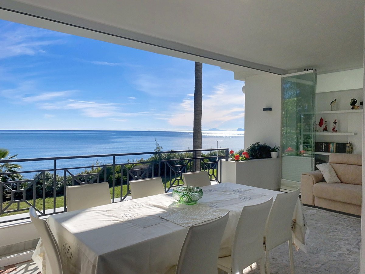 2 Bed Tussenverdieping Appartement in Estepona in Estepona, Appartement