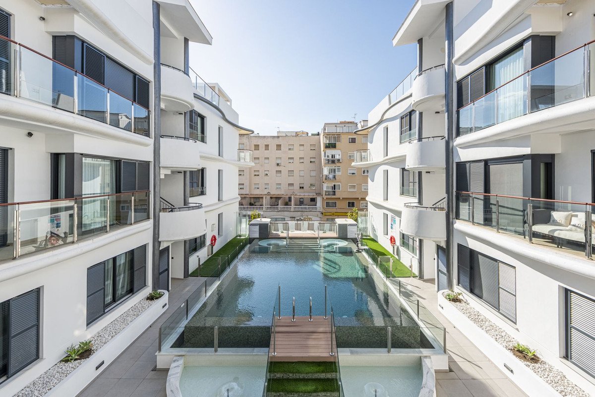 3 Bed Tussenverdieping Appartement in Estepona in Estepona, Appartement