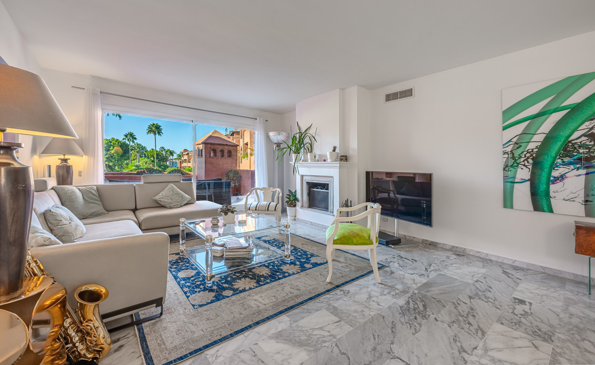 3 Bed Tussenverdieping Appartement in Estepona in Estepona, Appartement
