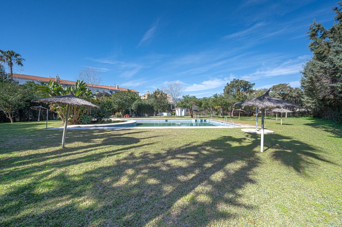 3 Bed Bovenste Verdieping Appartement in Estepona in Estepona, Appartement