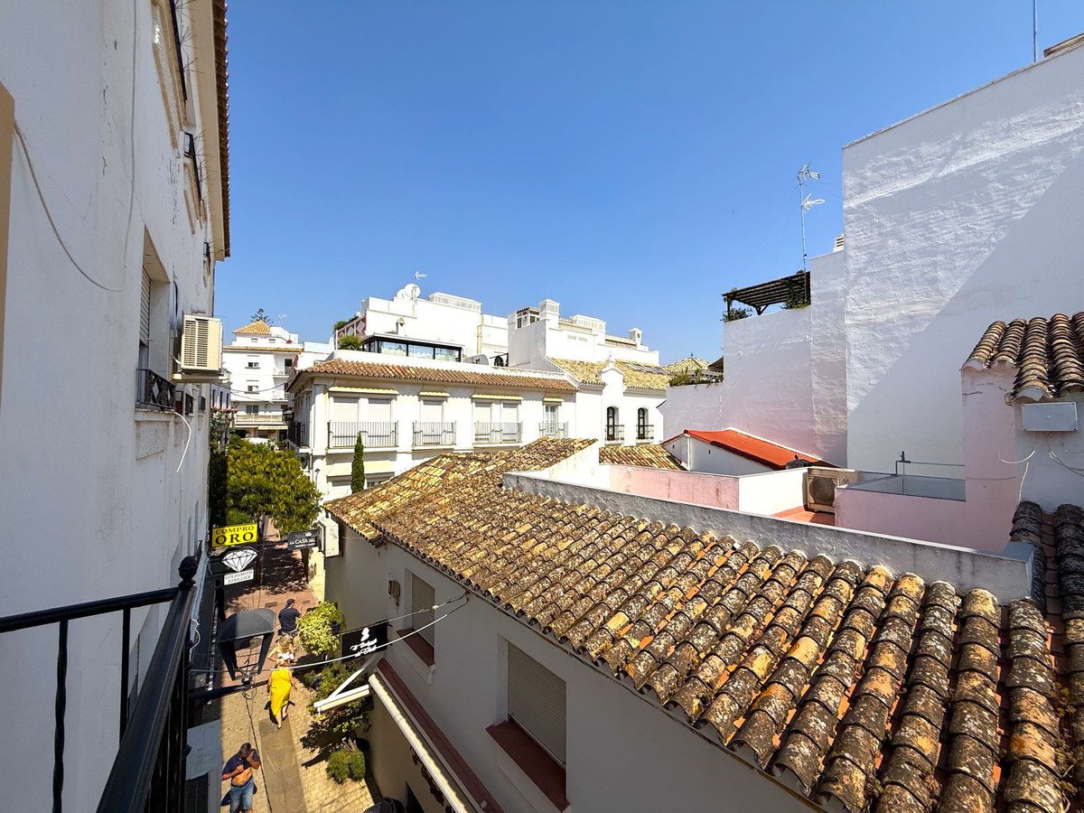 3 Bed Ülemise korruse korter in Estepona - Estepona, Korter