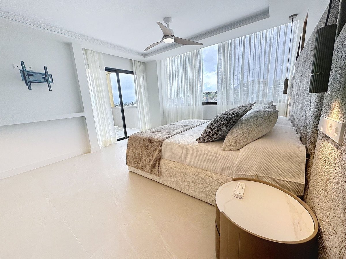 3 Bed شقة في الطابق الأوسط in Estepona في Estepona, شقة