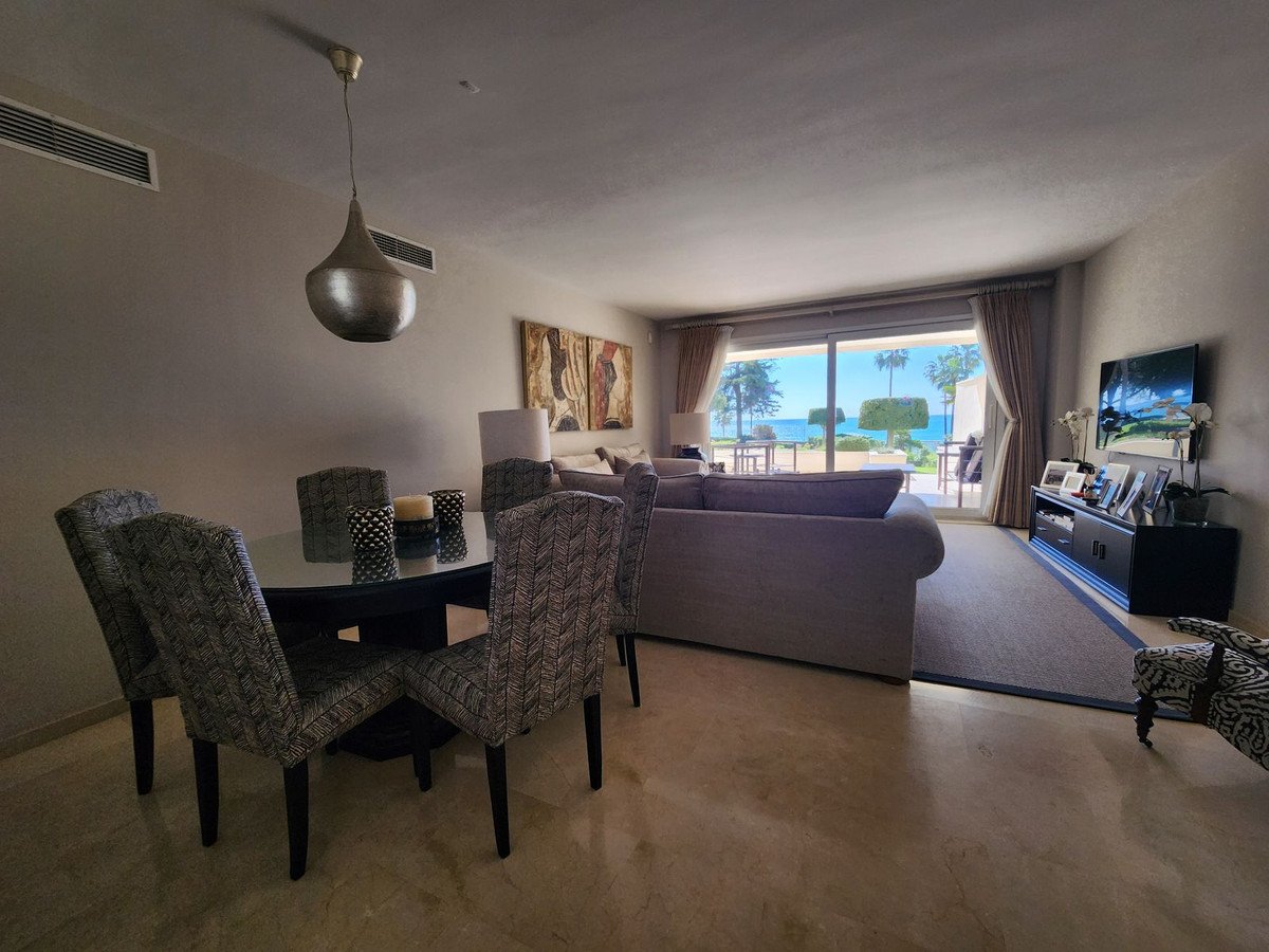 3 Bed شقة في الطابق الأرضي in Estepona في Estepona, شقة