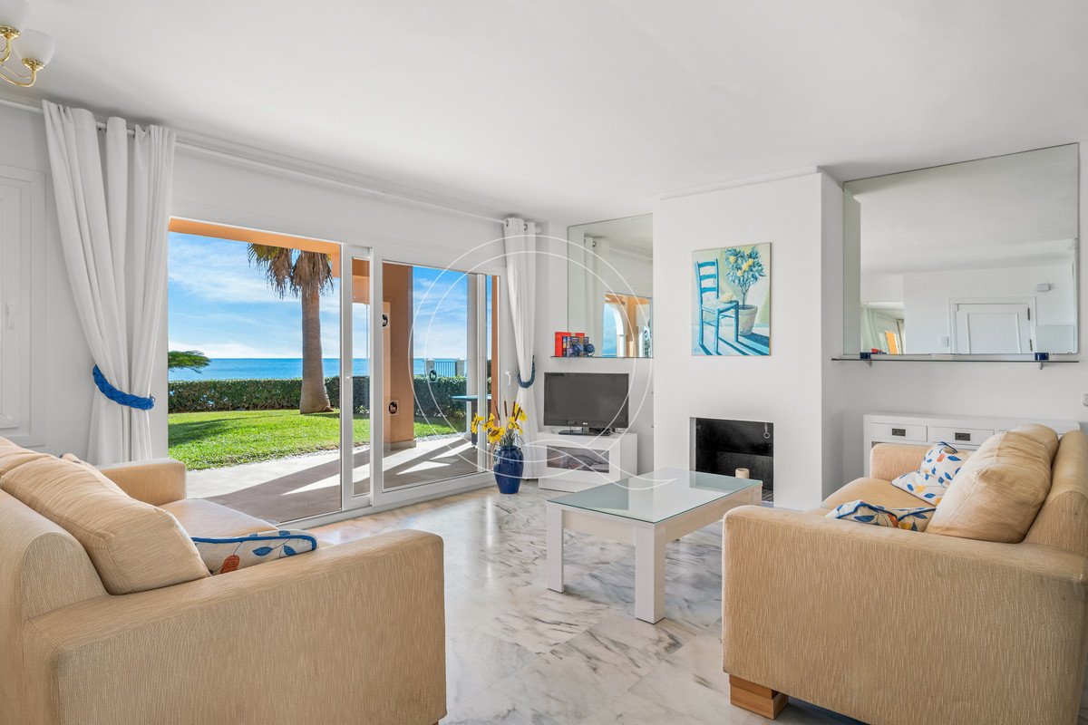3 Bed Leilighet i første etasje in Estepona i Estepona, Leilighet