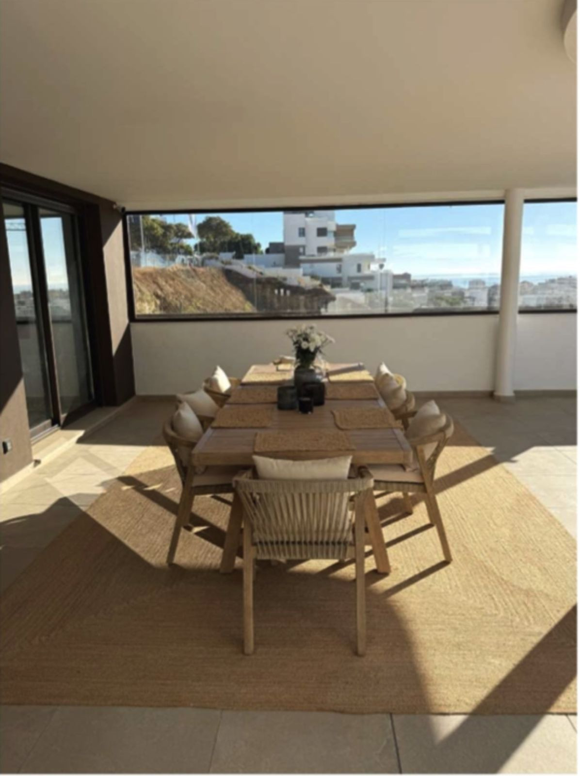 3 Bed شقة في الطابق الأوسط in Estepona في Estepona, شقة