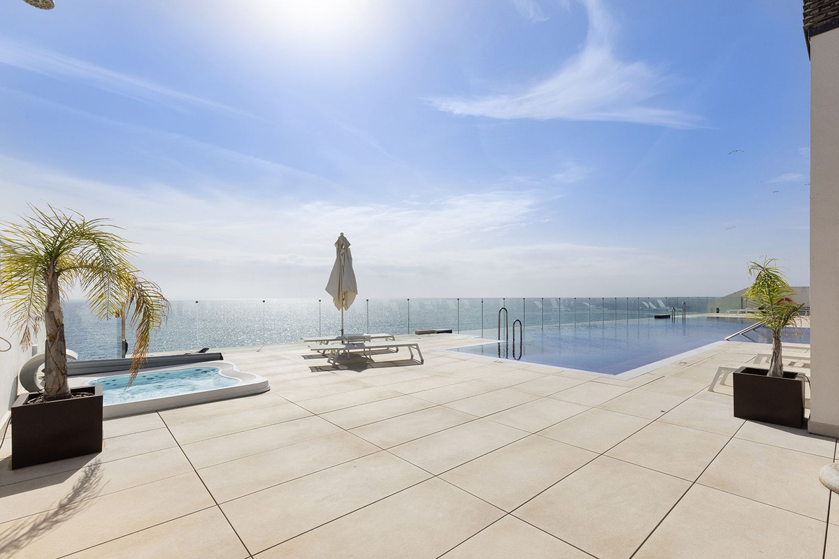 3 Bed Tussenverdieping Appartement in Estepona in Estepona, Appartement