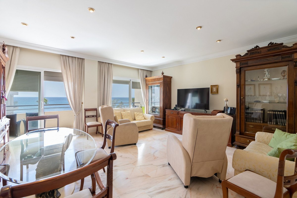 3 Bed Tussenverdieping Appartement in Estepona in Estepona, Appartement