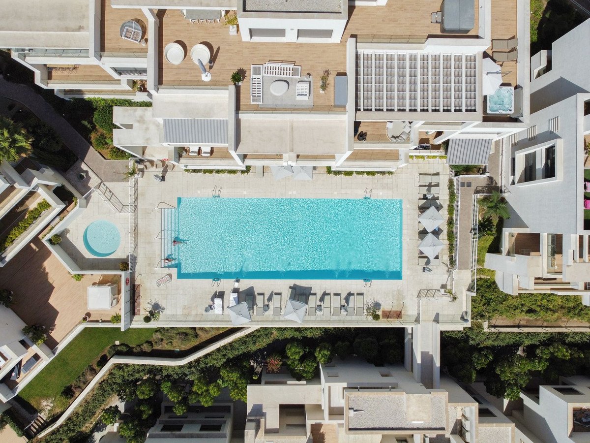 4 Bed Bovenste Verdieping Appartement in Estepona in Estepona, Appartement