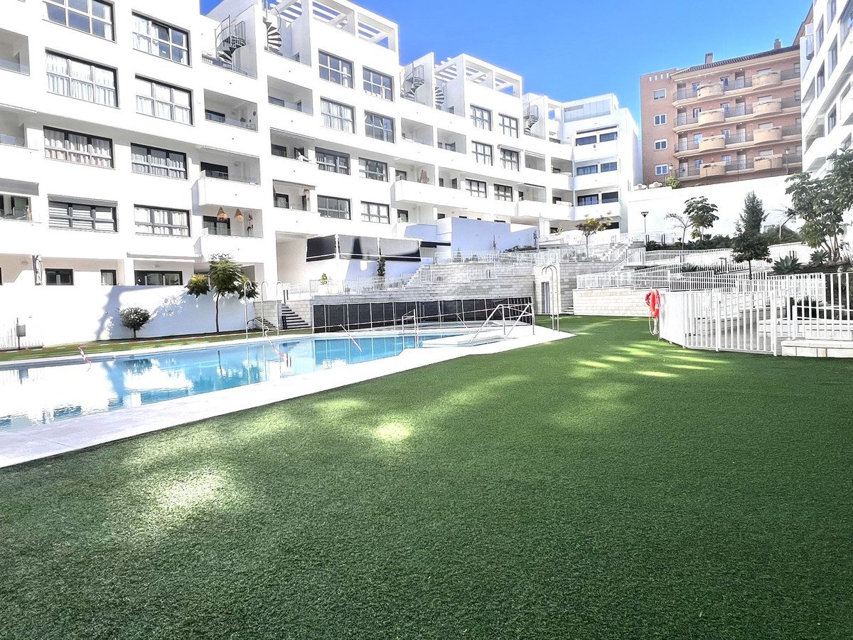 4 Bed Tussenverdieping Appartement in Estepona in Estepona, Appartement