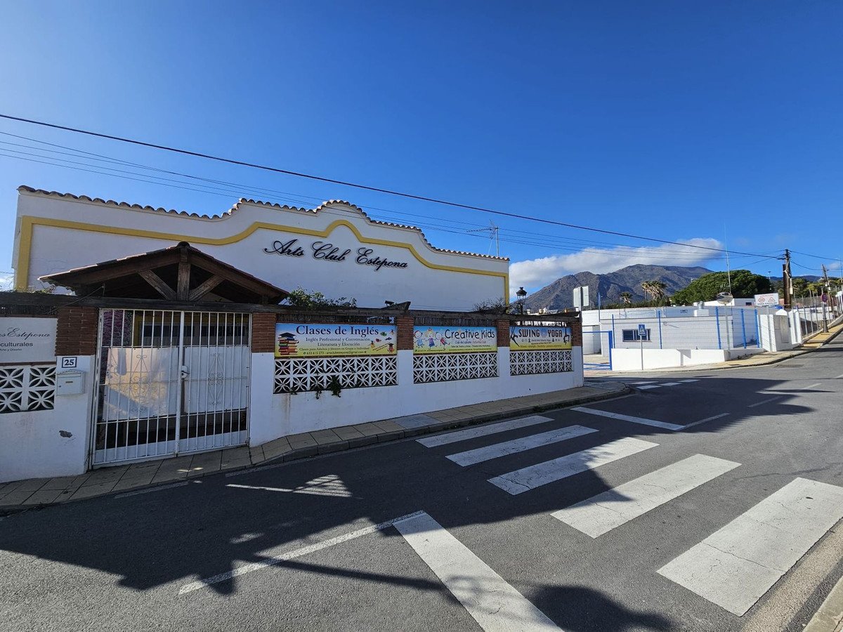 Business in Estepona v Estepona, Komerční