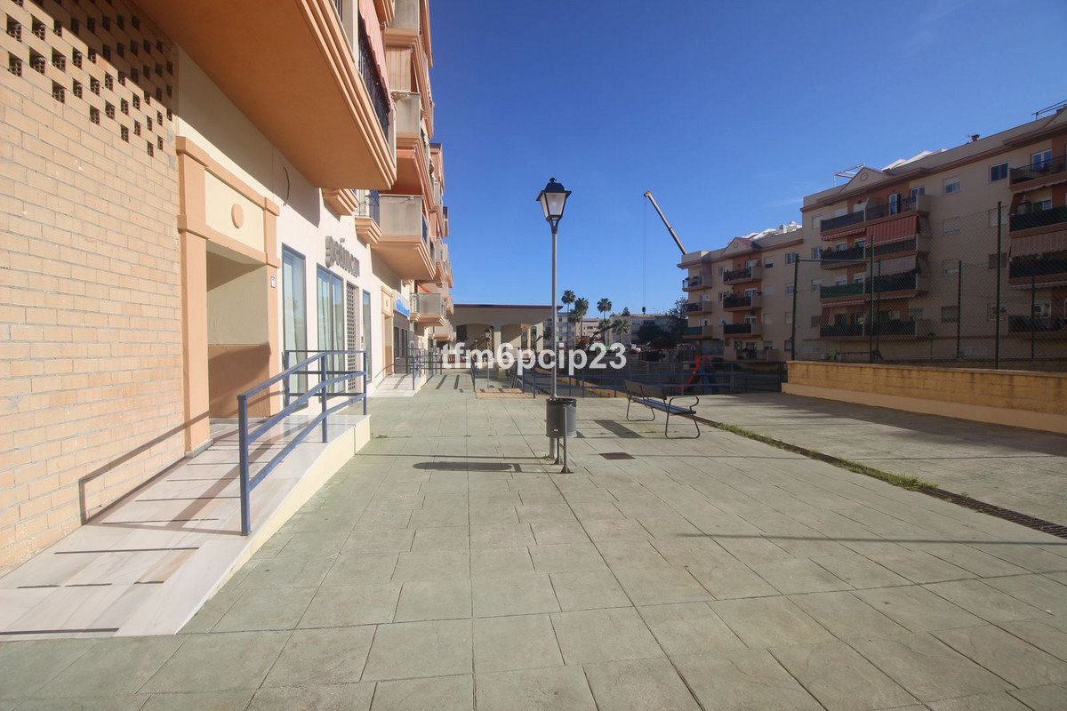 Commercial Premises in Estepona, Kaubanduspind
