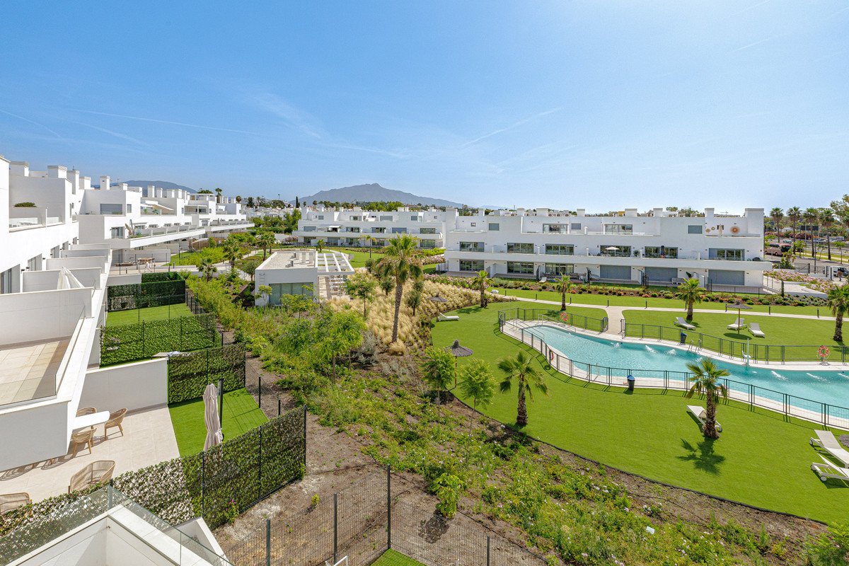 3 Bed Penthouse in Estepona v Estepona, Penthouse