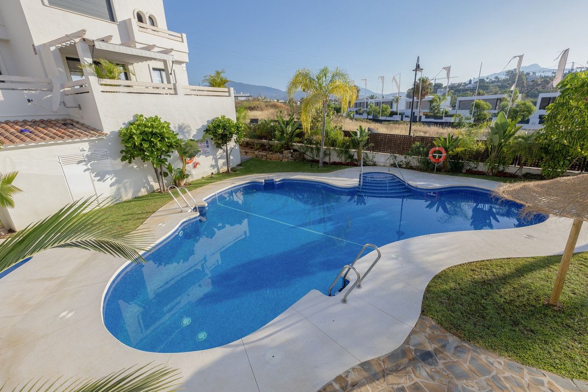 3 Bed Rijtjeshuis in Estepona in Estepona, Rijtjeshuis