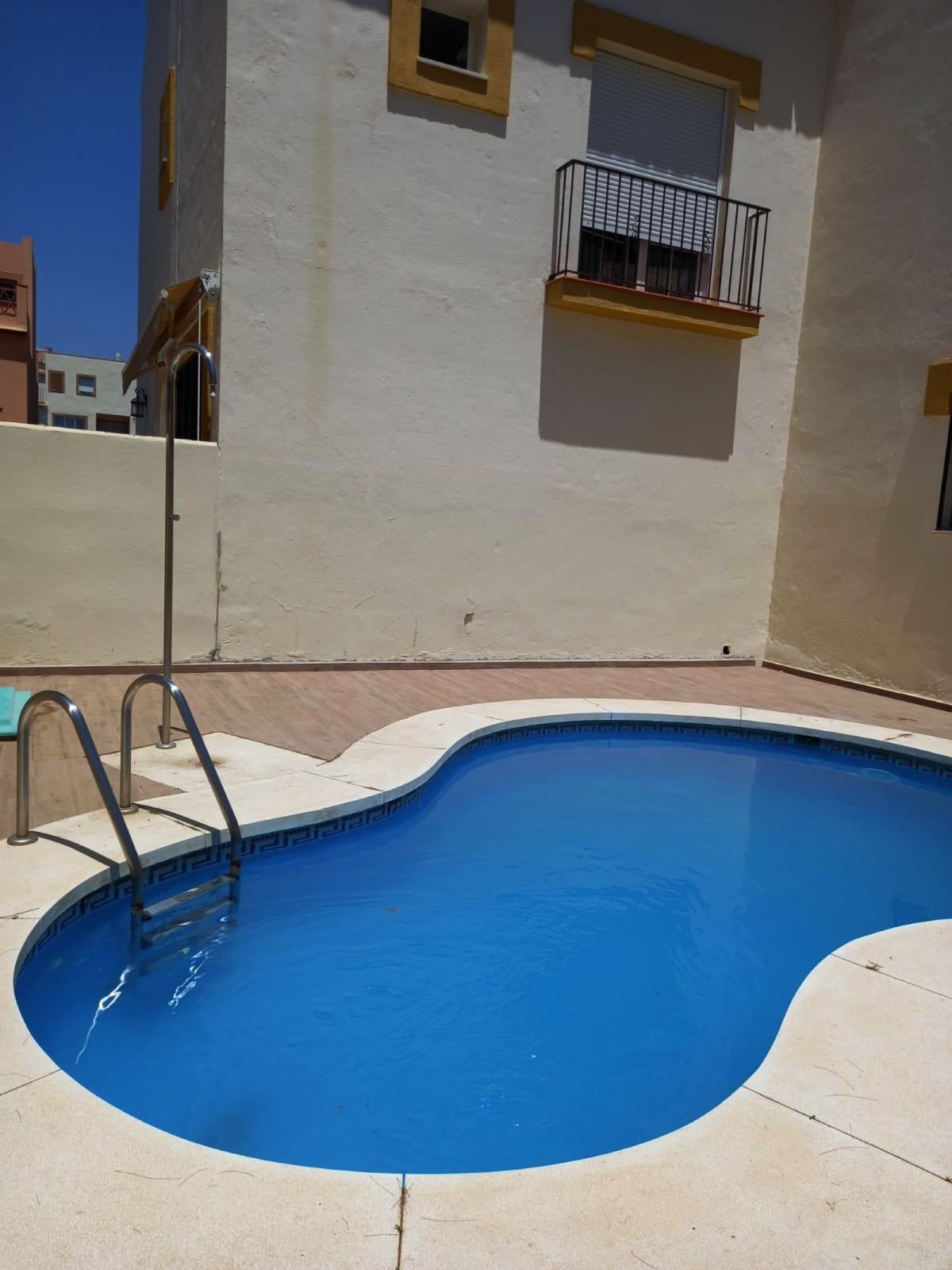 3 Bed Rijtjeshuis in Estepona in Estepona, Rijtjeshuis